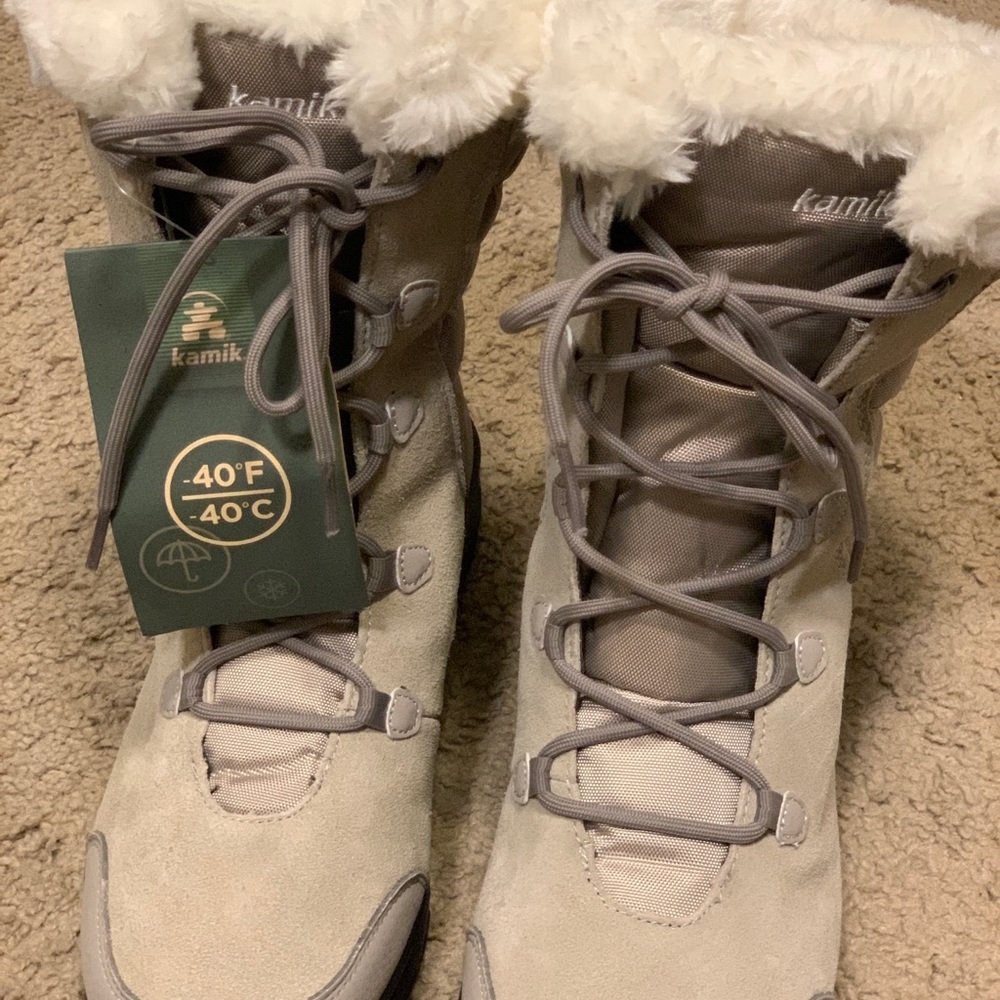 NWT Kamik Boots